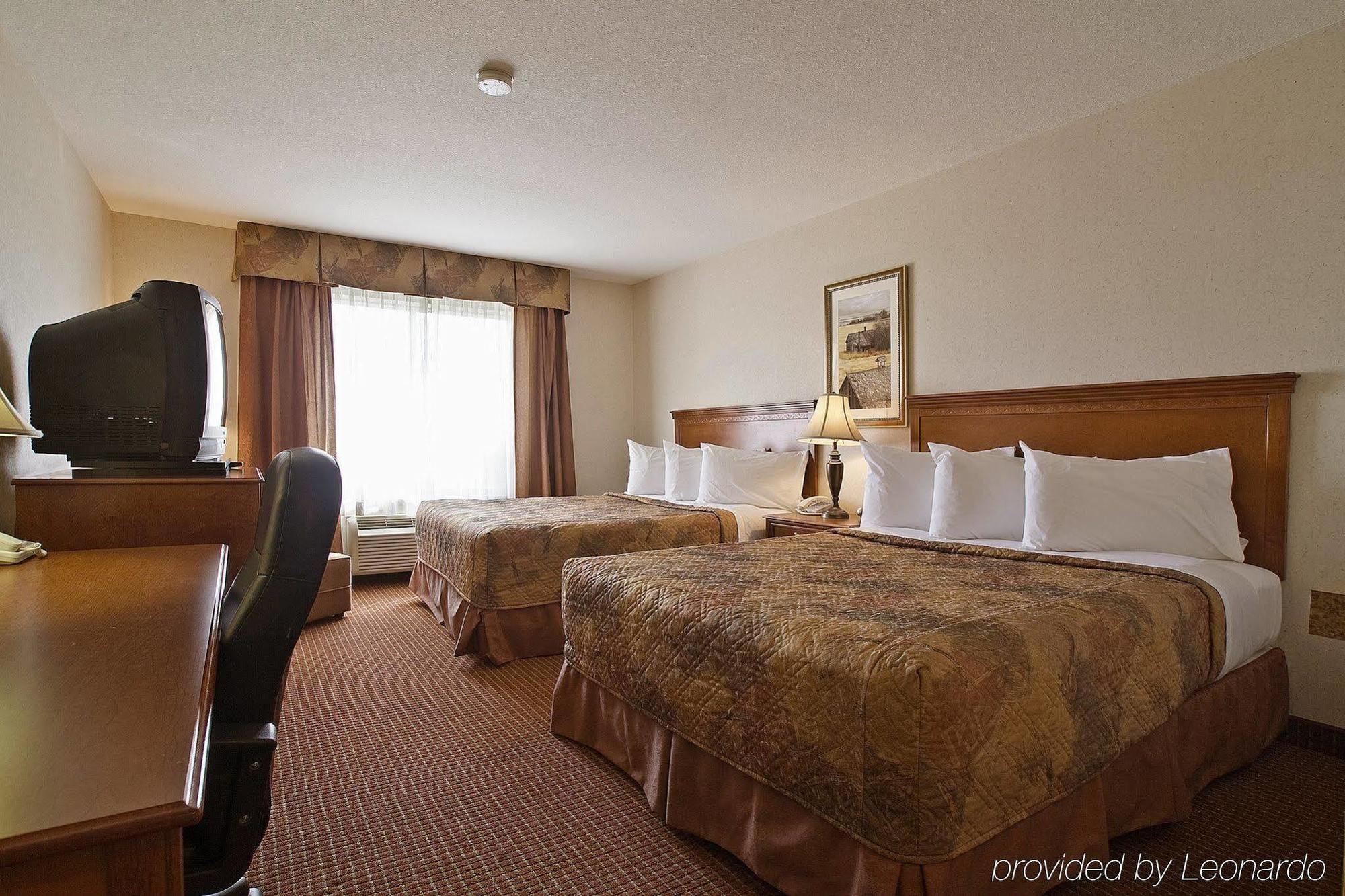 Stonebridge Hotel Досон-Крик Номер фото